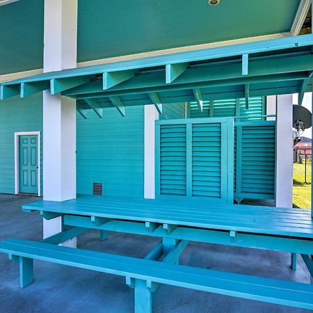 Updated Crystal Beach Retreat With Deck And Fire Pit! Bolivar Peninsula Εξωτερικό φωτογραφία